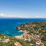 Adamantia Villa