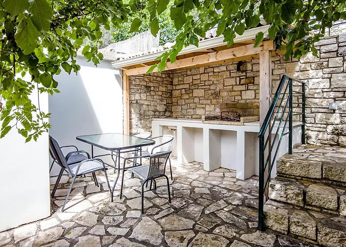 Вилла Adamantia *